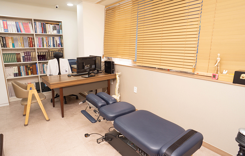 하안동교통사고한의원, 사고 당일 통증 없던 목·허리가 이틀째 굳기 시작한다면